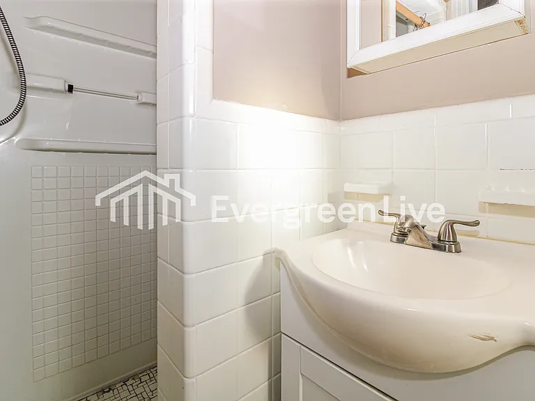 143 W Rosemary Rd — Photo 9