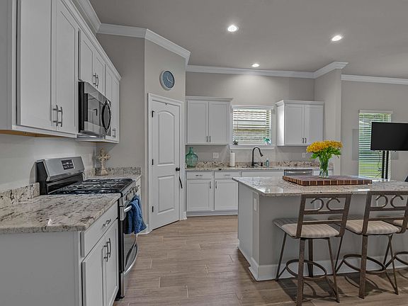 4th image of 26853 Elmcrest Dr