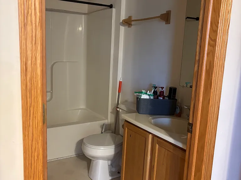 514 N Westmount Dr #4 — Photo 24