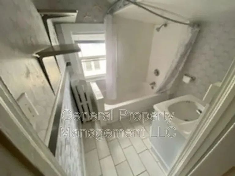 909 1/2 Barland St — Photo 18