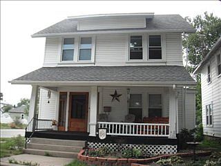1st image of 600 E 4th St