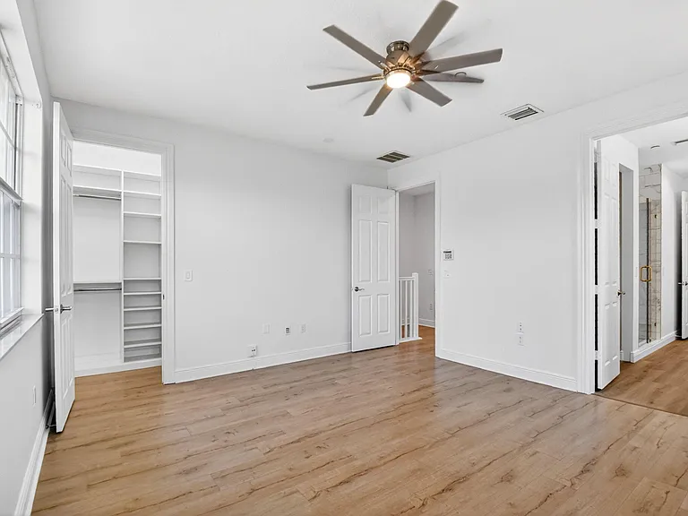 2502 N Dixie Hwy #32 — Photo 35