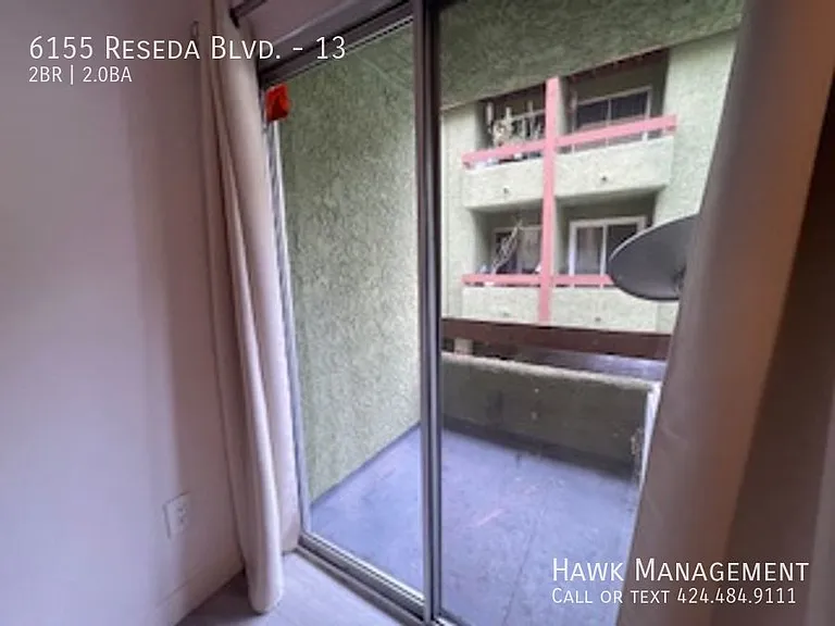 6155 Reseda Blvd #13 — Photo 12