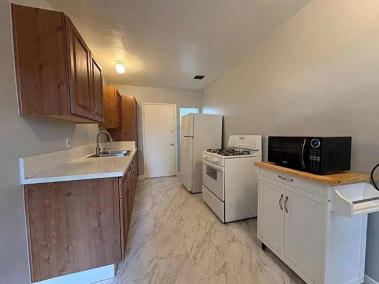 4540 Laurel Canyon Blvd #1 — Photo 12