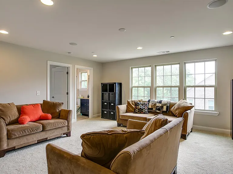 103 Stream Valley Blvd — Photo 16