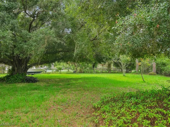 23701 N River Rd, Alva, FL 33920