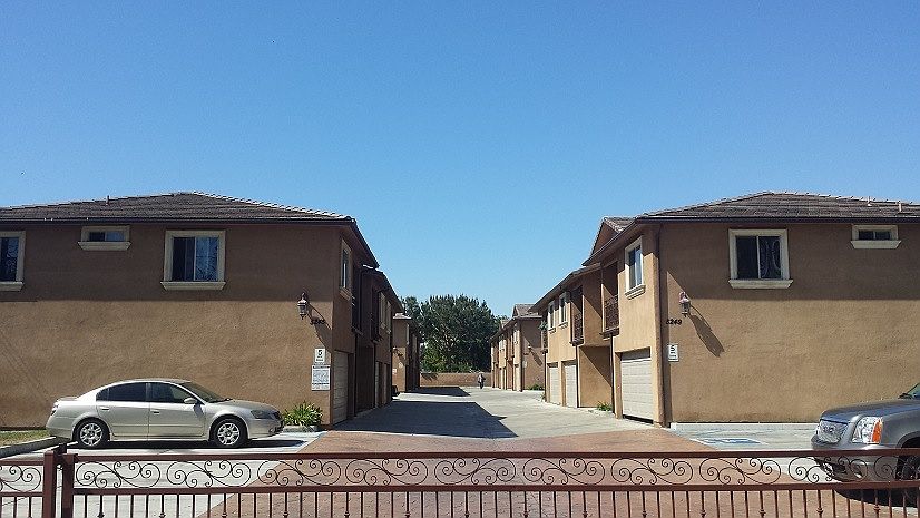2nd image of 5251 Clara St