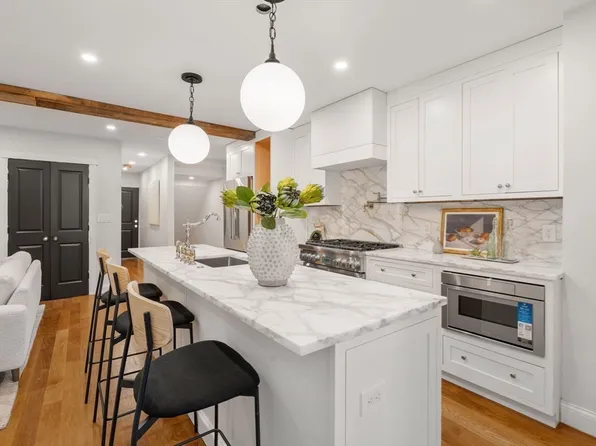 27 Mystic St APT 1, Boston, MA 02129