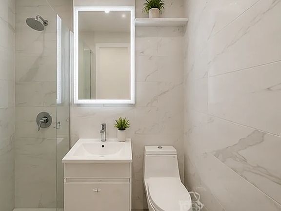 4th image of 829 9th Ave APT 2D