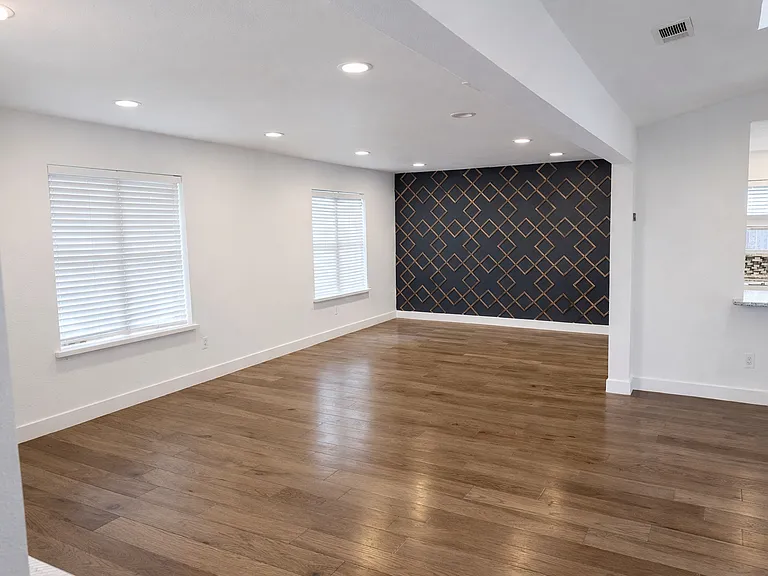 3127 Merrell Rd — Photo 13