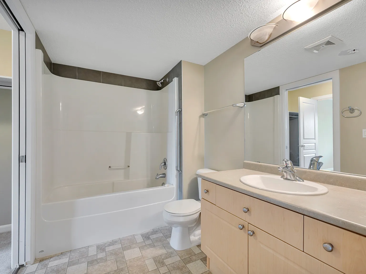 300 Palisades Way, Sherwood Park — Photo 4