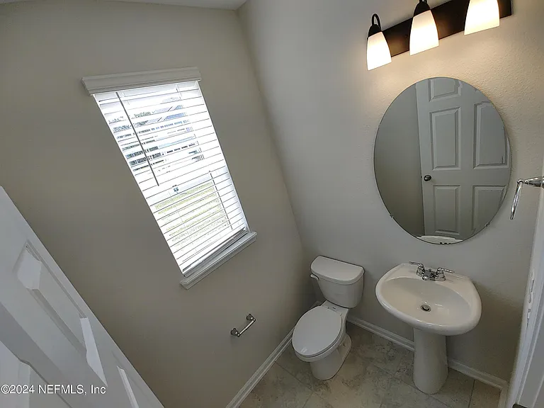 11253 Minnetta Ct — Photo 9