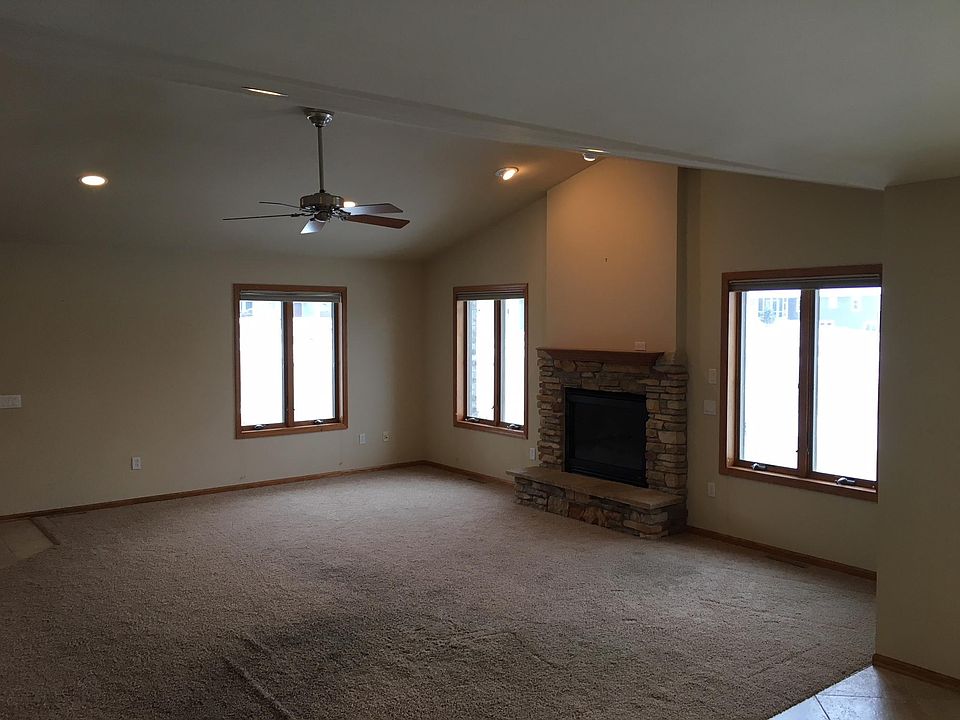 2nd image of 6006 Laufenberg Blvd