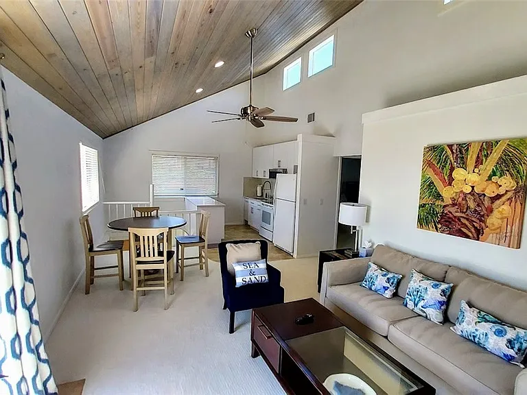 140 Estrellita Dr — Photo 7