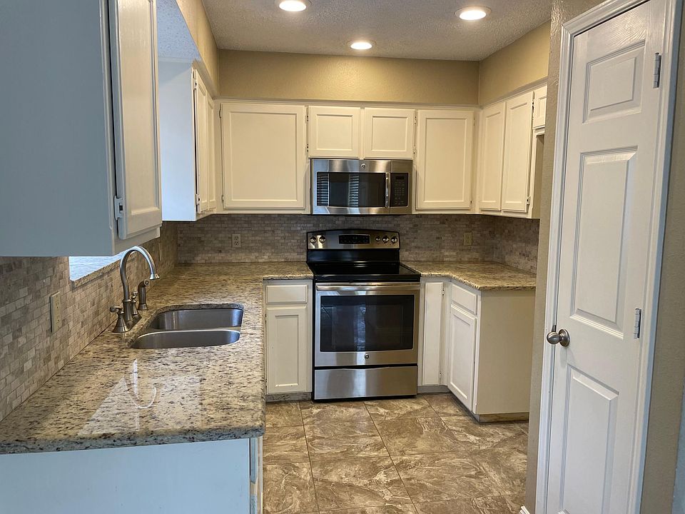 1st image of 5901 Twin Willows Dr