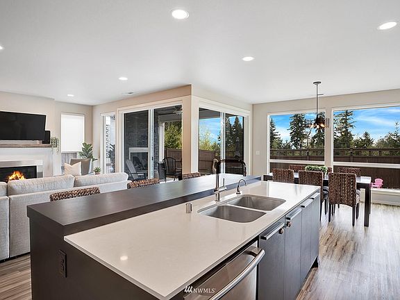 5th image of 2715 55th St SE