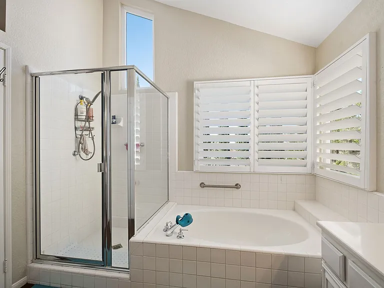 20891 Porter Ranch Rd — Photo 25