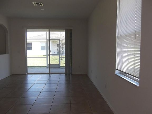 4th image of 9762 SW Glenbrook Dr
