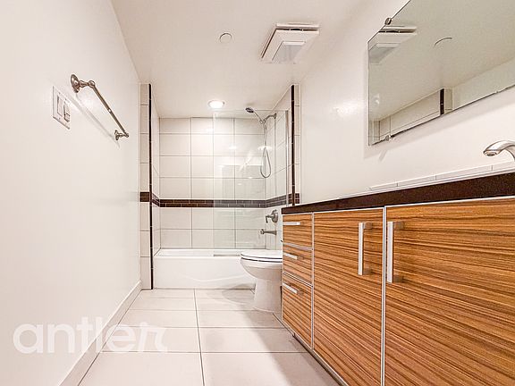5th image of 834 N Edinburgh Ave #W108