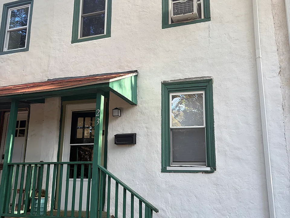23 Mill St