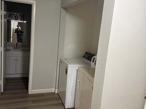 5th image of 1926 E Balboa Dr