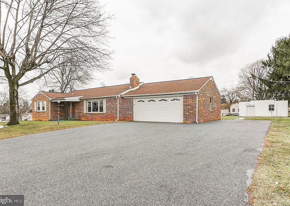 1st image of 15 Otto Ave
