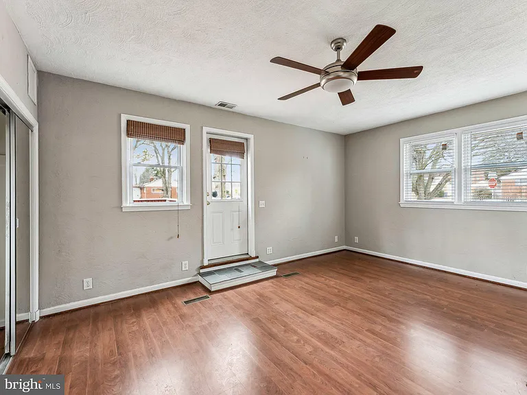 3503 Maple Ct — Photo 9
