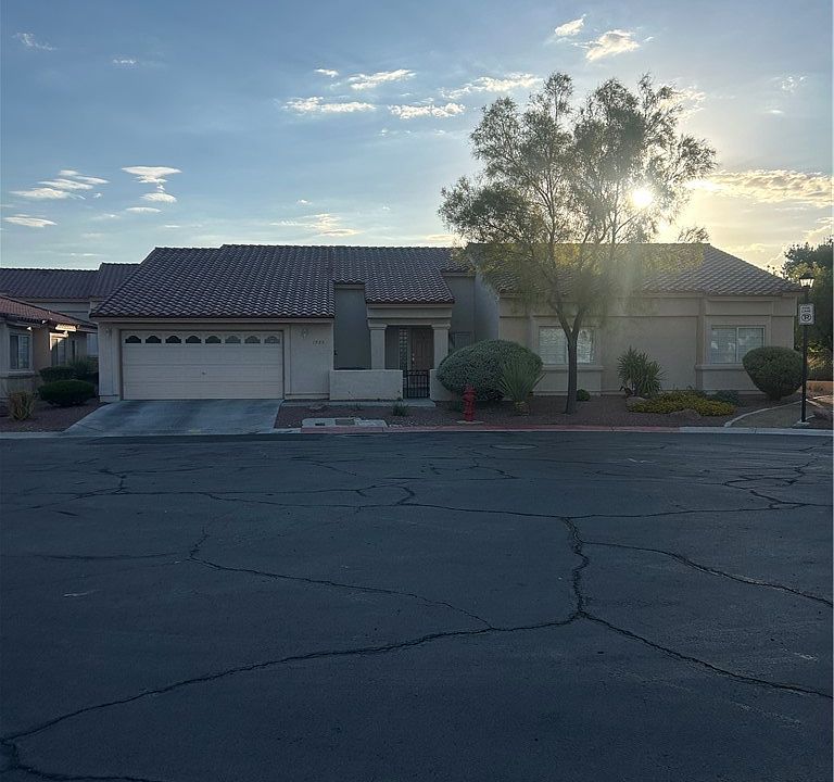 1st image of 1909 Blackpool Cir