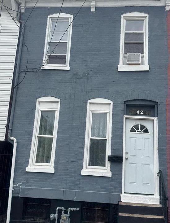 1st image of 42 Maple St