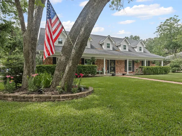 209 Shenandoah Dr, Euless, TX 76039