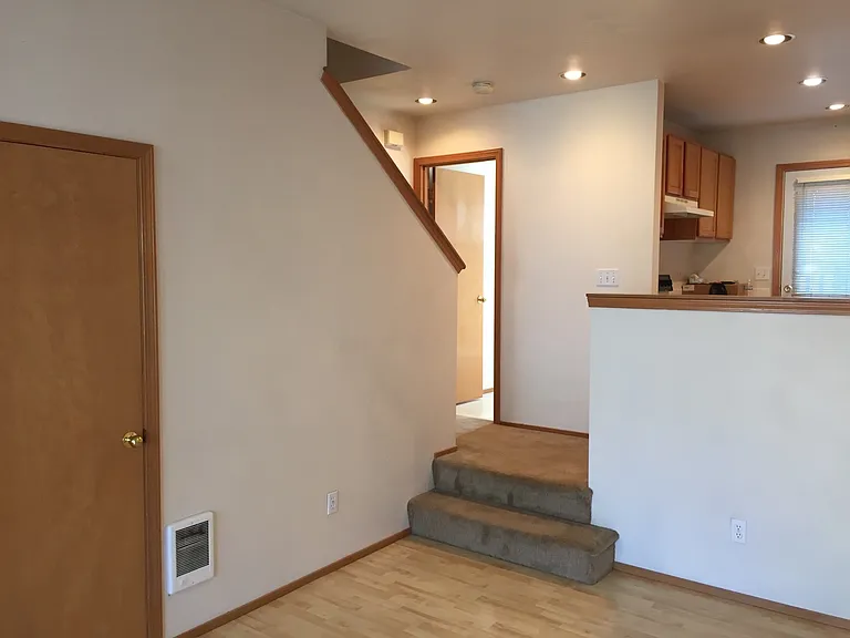 156 Florentia St #D — Photo 7