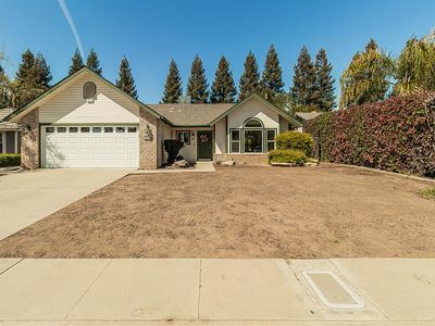 376 E Carob Avenue, Reedley, CA, 93654