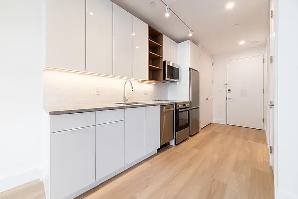 Rented by Key City Capital Inc | media 4