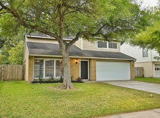 15742 Pipers View Dr, Webster, TX 77598