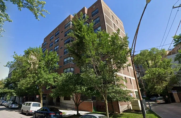 1221 W Sherwin Ave #1221 — Photo 4