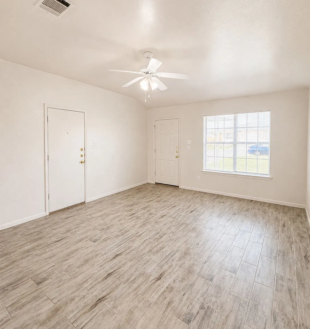 3 bed, 1120 sqft, $1,250 — Photo 4