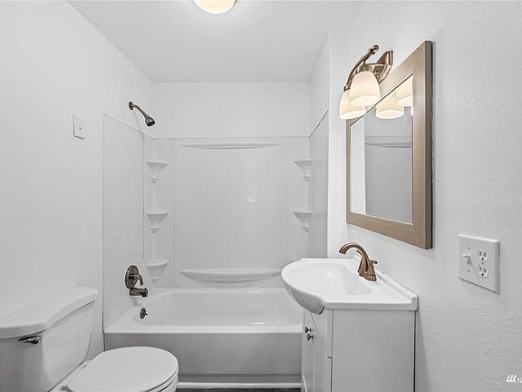 5th image of 306 N James Ave