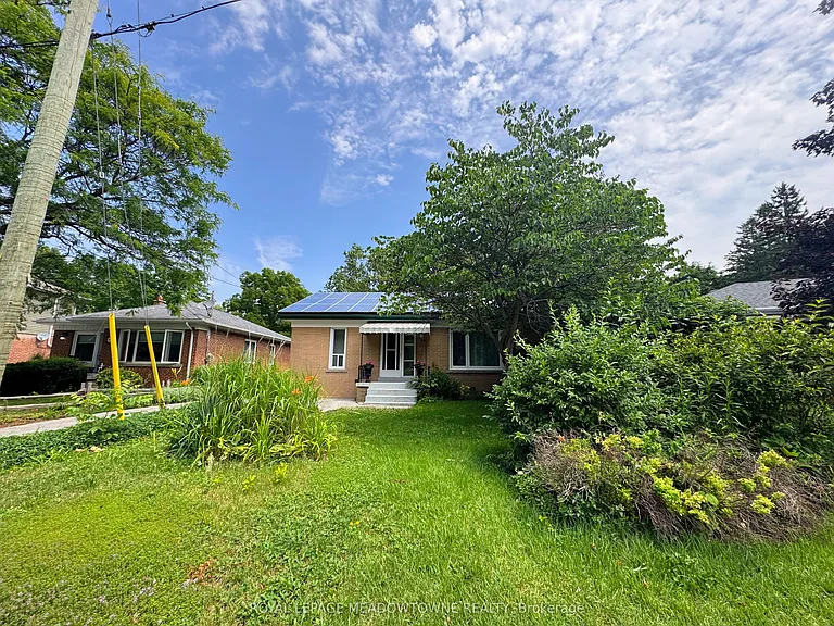 54 Hewson Cres #BASEMENT — Photo 2