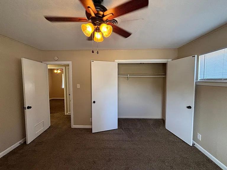 6900 Cloverdale Dr — Photo 6