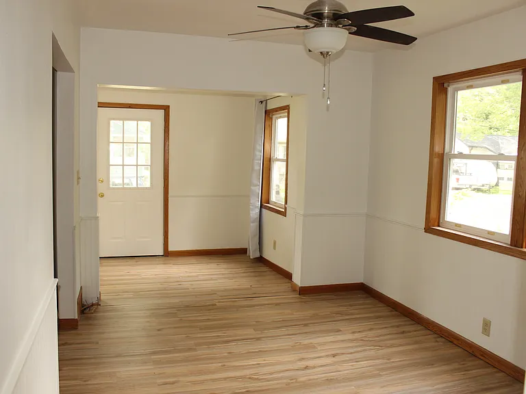 2430 Superior St — Photo 3