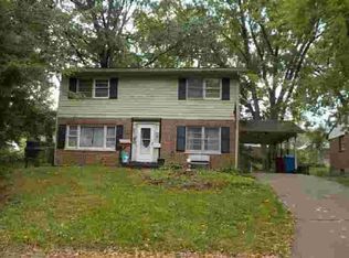 90 Saint Edward Ln, Florissant, MO 63033