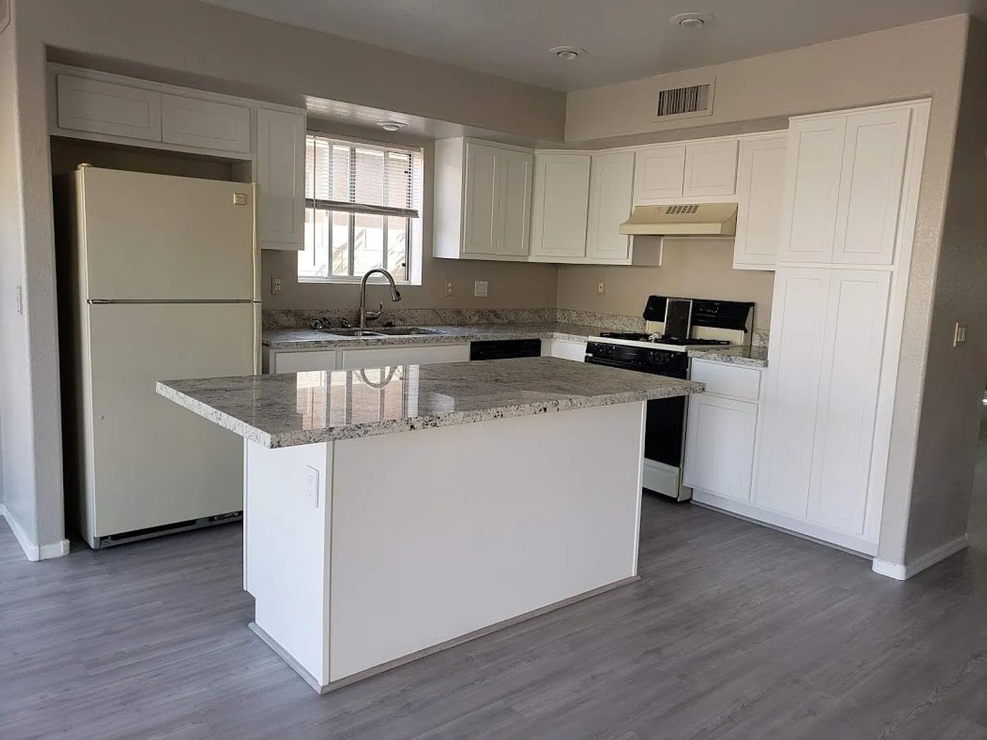 Coming Soon In Fantastic Chandler Location In Silverton Ranch — Photo 2