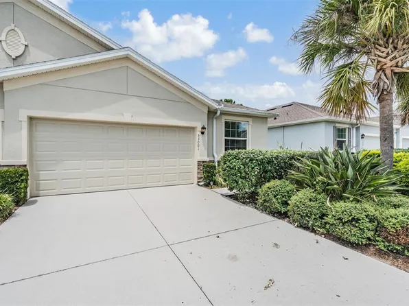 33001 Windelstraw Dr, Wesley Chapel, FL 33545