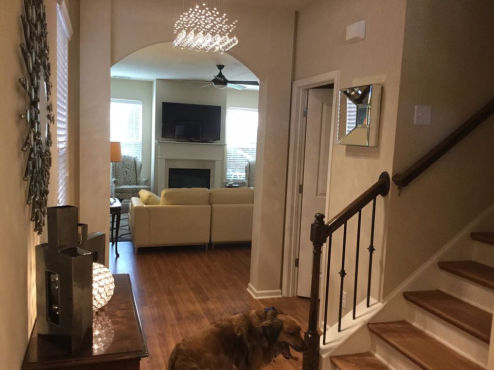 1st image of 279 Highland Village Ln