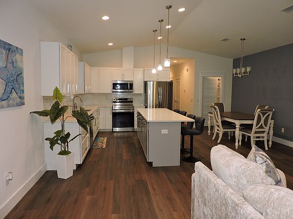 5th image of 12610 Erin Lea Ln