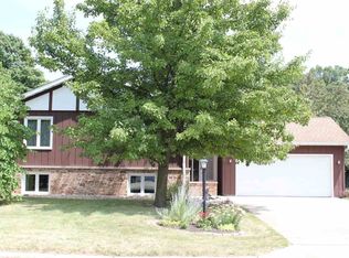 204 Tanglewood Ln, East Peoria, IL