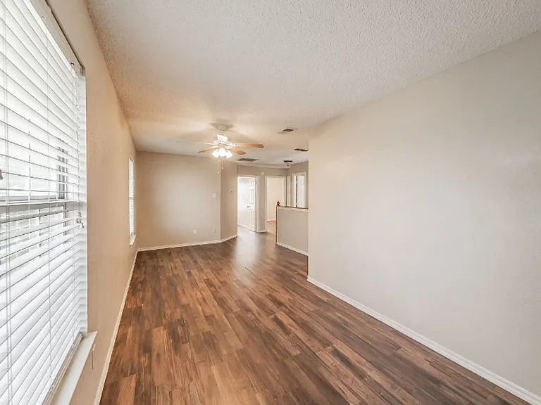 2136 Stoneridge Dr — Photo 28