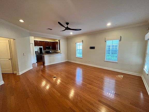 5th image of 820 Ellwood Ave Unit A
