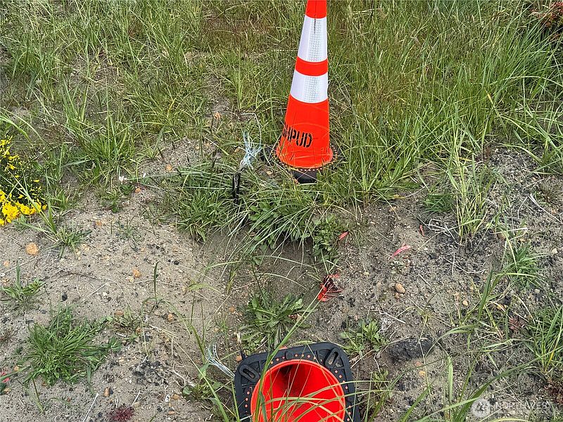 4th image of 421 S Portal Loop SW