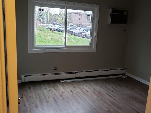 5th image of 3200 Bayside Dr #3